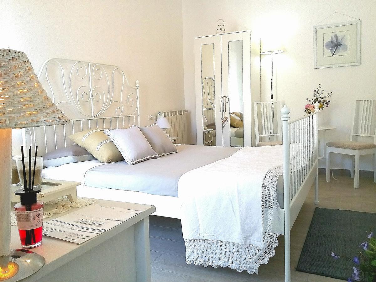 Message In A Bottle Bed And Breakfast Camporosso  Bagian luar foto